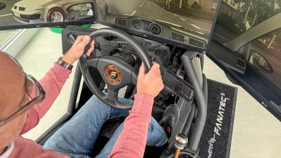 Bild: Petra Hartl
Diese Amberger Fahrschule verfügt bereits über einen Fahrsimulator. Fahrlehrer im Landkreis Schwandorf sind allerdings skeptisch, ob diese Investition den Führerschein wirklich billiger machen kann.