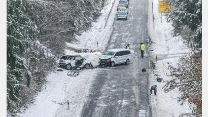 Bild: Jason Tschepljakow/dpa
Ein Unfall mit zwei Toten ereignet sich im Landkreis Dingolfing-Landau.