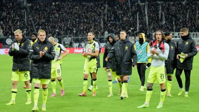 Bild: Uwe Anspach/dpa
Waren nicht zufrieden mit dem 3:3: die Spieler von Borussia Dortmund.