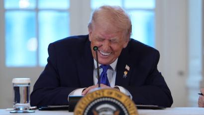 Bild: Evan/AP/dpa
US-Präsident Trump will, dass die großen Ölkonzerne seines Landes mindestens 100 Milliarden Dollar in Venezuela investieren.