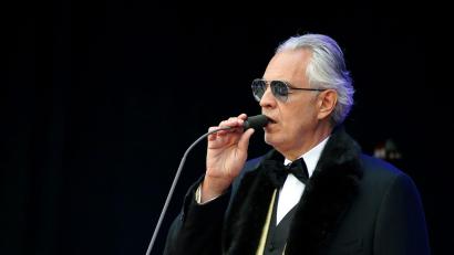 Bild: Peter Byrne/PA Wire/dpa
Andrea Bocelli wird bei der Eröffnungsfeier der Olympischen Winterspiele auftreten. (Archivbild)