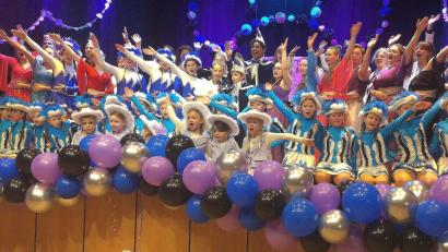 Bild: wro
Einen bunten Galaabend gestaltete am Freitag die Faschingsgesellschaft Weiß-Blau Wiesau zusammen mit Akteuren befreundeter Vereine.