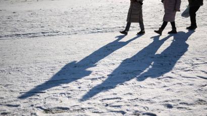 Bild: Marijan Murat/dpa
In diesen Tagen keine Seltenheit: klamme Zehen und Finger.