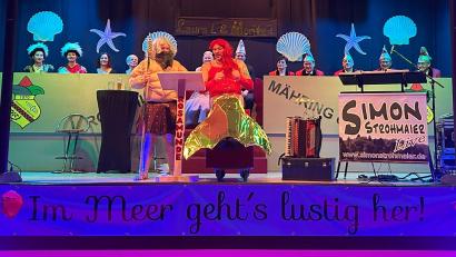 Bild: Marcus Kilian.
Markus Mayer als Poseidon und Marcus Kilian als Meerjungfrau Ariel in der Bütt.