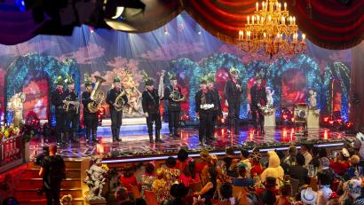 Bild: Ralf Wilschewski/BR
Die Altneihauser Feierwehrkapell'n schüttete im vergangenen Jahr ihren Spott über den fränkischen Gastgebern aus. Auch 2026 sind die Oberpfälzer wieder beim Frankenfasching vertreten.