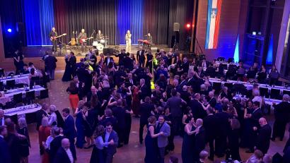 Bild: sns
Die Tanzfläche der Schwarzachtalhalle Neunburg vorm Wald war bis weit nach Mitternacht immer gut gefüllt.