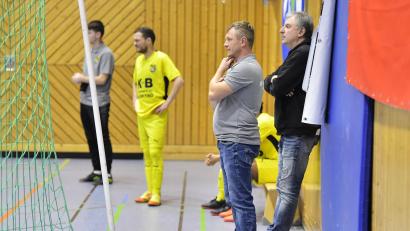 Bild: Hubert Ziegler
Rainer Greger (rechts) betreute den FC Amberg II am Wochenende bei der Stadtmeisterschaft ein letztes Mal.