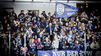 Bild: Tobias Neubert
Die Fans der Blue Devils Weiden müssen künftig tiefer in die Tasche greifen.
