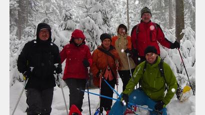 Archivbild: gis
Viele Gruppen hat Markus Prechtl (vorne knieend) schon bei Schneeschuhtouren begleitet.