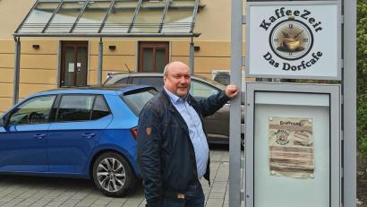 Bild: Portner
Anton Brand hat als ehrenamtlicher Geschäftsführer des Dorfladens Gleiritsch auch die Eröffnung des Dorfcafés federführend gestemmt. Daneben ist er bundesweit als Ansprechpartner zum Thema "Dorfladen" gefragt.