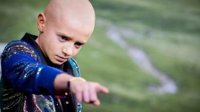 Bild: Christoph Soeder/dpa
„Es war eine absolut verrückte Erfahrung!“, sagte Dexter Sol Ansell über die Dreharbeiten.