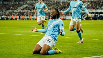 Bild: Dave Thompson/AP/dpa
Erst seit ein paar Tagen im Team und schon der Matchwinner: Antoine Semenyo.