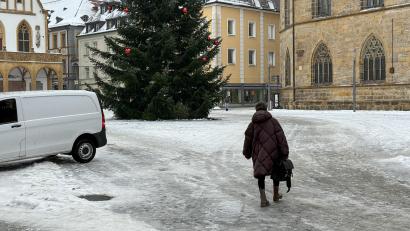 Bild: Petra Hartl
Dienstagvormittag auf dem Amberger Marktplatz: Wenig los, wer nicht unbedingt unterwegs sein musste, blieb lieber zu Hause.
