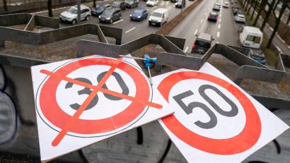 Bild: Peter Kneffel/dpa
Auf der Landshuter Alle in München gilt nun wieder Tempo 50.