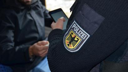 Symbolbild: Bundespolizei
Symbolfoto Bundespolizei Streife Zug Personenkontrolle