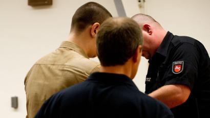 Bild: picture alliance / dpa
Der sogenannte Maschsee-Mörder soll erneut Straftaten begangen haben. (Archivbild)