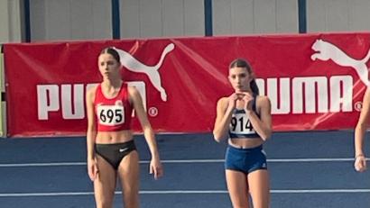 Bild: Sabine Schnurrer
Emma Scharf (links) und Valentina Ascherl am Start über 60 Meter.