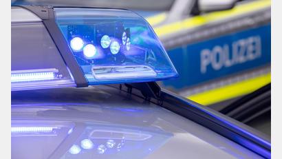 Bild: Daniel Karmann/dpa
Die Polizei konnte den Tatverdächtigen im Umfeld des Vorfalls festnehmen. (Symbolbild)