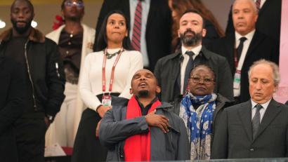 Bild: Mosa'ab Elshamy/AP/dpa
Samuel Eto'o wurde für vier Spiele gesperrt. (Archivbild)