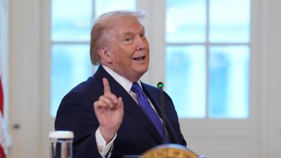 Bild: Evan Vucci/AP/dpa
US-Gesundheitsminister: Der 79-jährige Präsident sei „unglaublich gesund“. (Archivbild)