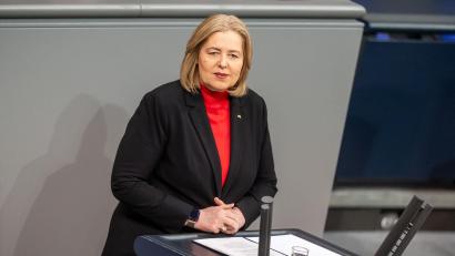 Bild: Michael Kappeler/dpa
Arbeitsministerin Bärbel Bas (SPD) wirbt für die Bürgergeld-Reform.