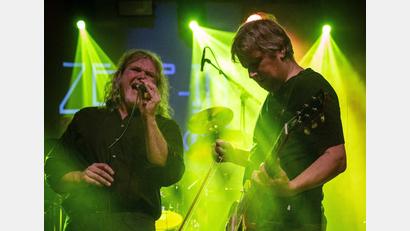 Bild: Zepp-In/exb
Die Musiker von Zepp-In haben es sich zur Aufgabe gemacht, die Zuhörer mit auf eine bis zu dreistündige Zeitreise zu nehmen, bei der über fünf Jahrzehnte Musikgeschichte lebendig werden.