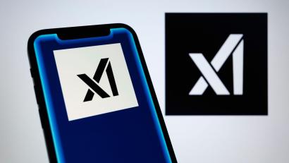 Bild: Andre M. Chang/ZUMA Press Wire/dpa
Der Chatbot Grok wird bei Musks KI-Firma xAI entwickelt. (Archivbild)