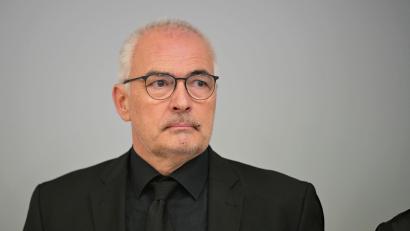 Bild: Malin Wunderlich/dpa
Der Ex-CDU-Abgeordnete Axel Fischer muss weiter im Gefängnis bleiben. (Archivbild)