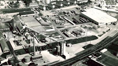 Luftbild: Werner Lischka
Es ist zwar kein Bahnhof, aber man versteht erst einmal nur Bahnhof. Welchen einst großen Amberger Industriebetrieb suchen wir heute?