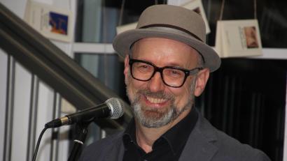 Bild: kro
Hubert Treml war bei seinen beiden Auftritten in Tirschenreuth in seinem Element – mal spitzbübisch, aber auch mal nachdenklich.