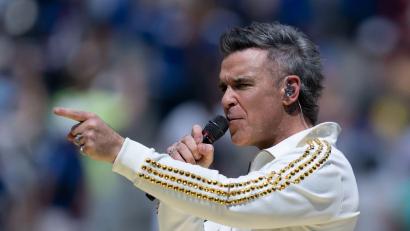 Bild: Sven Hoppe/dpa
Robbie Williams hat ein neues Album auf den Markt gebracht. (Archivbild)