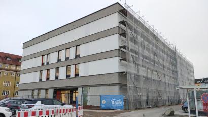 Bild: ald
Die neue Klinik für Kinder- und Jugendpsychiatrie der Medbo in der Gabelsbergerstraße in Weiden soll im April in Betrieb gehen.