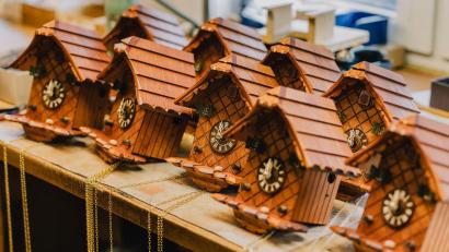 Bild: Philipp von Ditfurth/dpa
Die Schwarzwälder Kuckucksuhr ist mögliche Kandidatin einer geschützte regionalen Herkunftsbezeichnung. (Archiv)