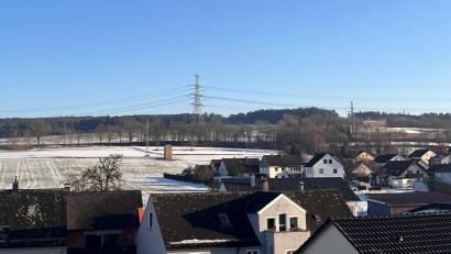 Bild: Ernst Lenk
Der Blick von Schirmitz aus in Richtung Bechtsrieth. Bald könnten sich dort zwei 260 Meter hohe Windräder drehen.