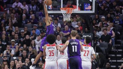 Bild: Scott Marshall/AP/dpa
Die Sacramento Kings haben ihre Siegesserie auch gegen die Washington Wizards ausbauen können.