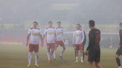 Bild: Sascha Janne
Lange Gesichter gab es bei Felix Strauß (links) und seinem Teamkollegen vom SSV Jahn Regensburg im Spiel gegen den FC Ingolstadt.