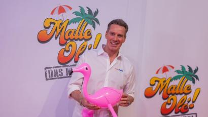 Bild: Rolf Vennenbernd/dpa
Reality-Star Jürgen Milski glaub an einen Erfolg des TV-Landwirts Patrick Romer im RTL-Dschungelcamp. (Archivbild)