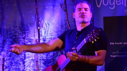 Bild: Kunz
Vogelmayer präsentiert im "Kulturbahnhof Parapluie" in Weiden sein neues Programm "Bairisch für alle".