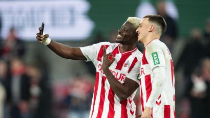 Bild: Marius Becker/dpa
Kölns Ragnar Ache (l) war mit seinem Doppelpack gegen Mainz der Matchwinner.