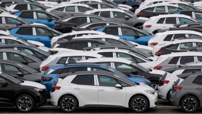 Bild: Hendrik Schmidt/dpa
Die deutsche Wirtschaft wird 2026 nach neuester IWF-Prognose stärker zulegen als bislang erwartet. (Archivbild)