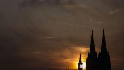 Bild: Oliver Berg/dpa
Abendstimmung in Köln am Dom