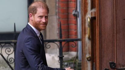 Bild: Kirsty Wigglesworth/AP/dpa
Am Donnerstag will Harry selbst in den Zeugenstand treten.