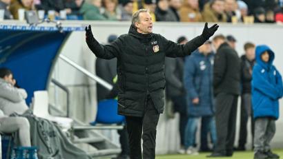 Bild: Uwe Anspach/dpa
Leverkusens Trainer Kasper Hjulmand will mit seiner Mannschaft in die nächste Runde in der Champions League.