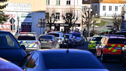 Bild: Hájek Ondøej/CTK/dpa
In einem Rathaus in Tschechien sind Schüsse gefallen.