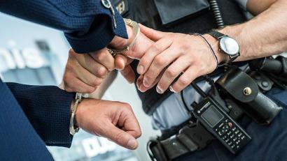 Symbolbild: Bundespolizei
Bei einer Grenzkontrolle in Furth im Wald wurde ein per Haftbefehl gesuchter Dieb festgenommen