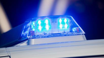 Bild: Rolf Vennenbernd/dpa
Die Beamten staunten nicht schlecht, als sie das Motorrad in der Wohnung sahen. (Symbolbild)