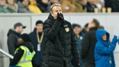 Bild: Uwe Anspach/dpa
Leverkusens Trainer Kasper Hjulmand will mit seiner Mannschaft in die Playoffs in der Champions League.