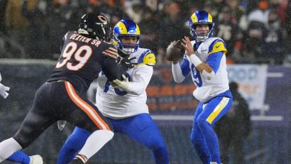 Bild: Nam Y. Huh/AP/dpa
Matthew Stafford führte die Rams im Schnee von Chicago zum Sieg.