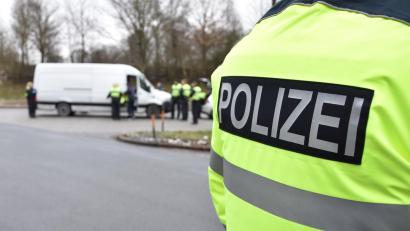 Symbolbild: Bundespolizei
Bei der versuchten Einreise nahmen Beamte der Bundespolizei Waidhaus einen gesuchten Straftäter fest.