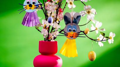 Bild: Pritt/DIY Academy
Die bunten Osterhasen-Anhänger sind ein schönes Bastelprojekt für die ganze Familie.